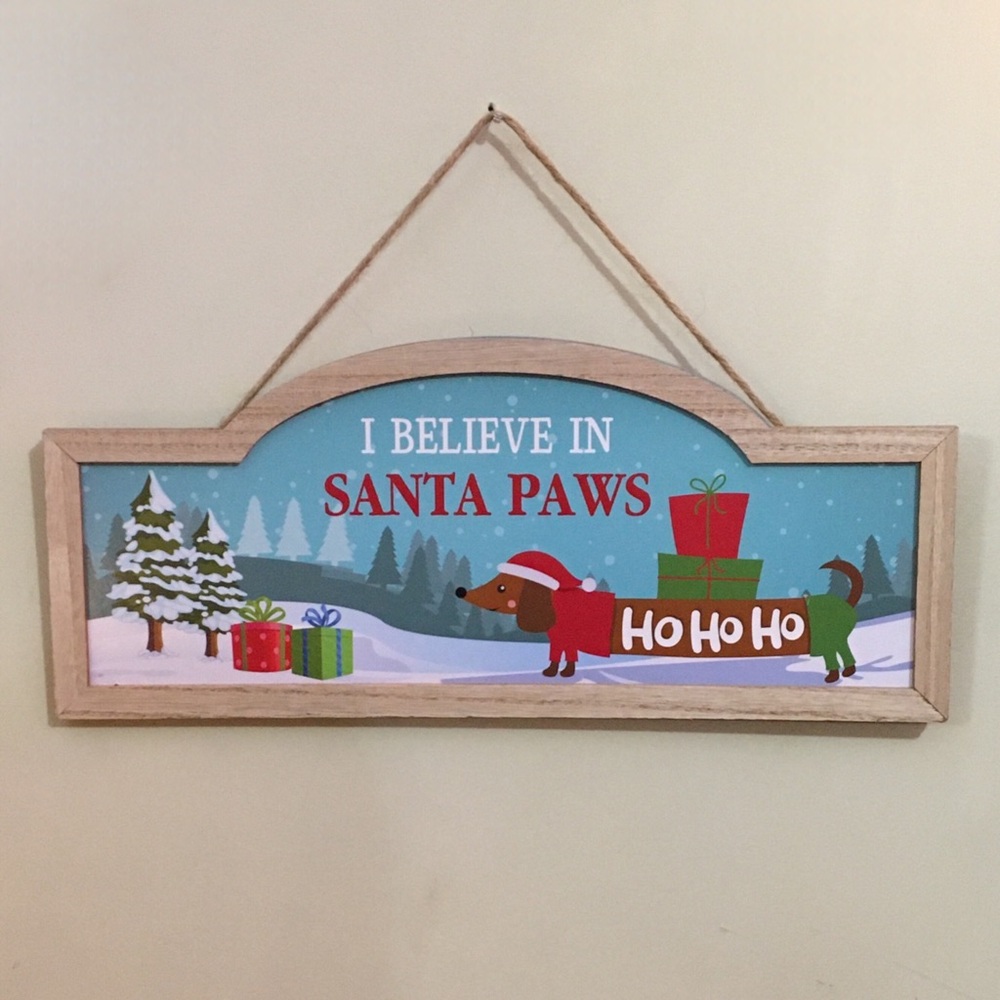 Festive 'Santa Paws' Holiday Wall Sign